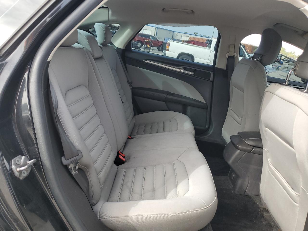 2013 Ford Fusion S VIN: 3FA6P0G7XDR337781 Lot: 84867725