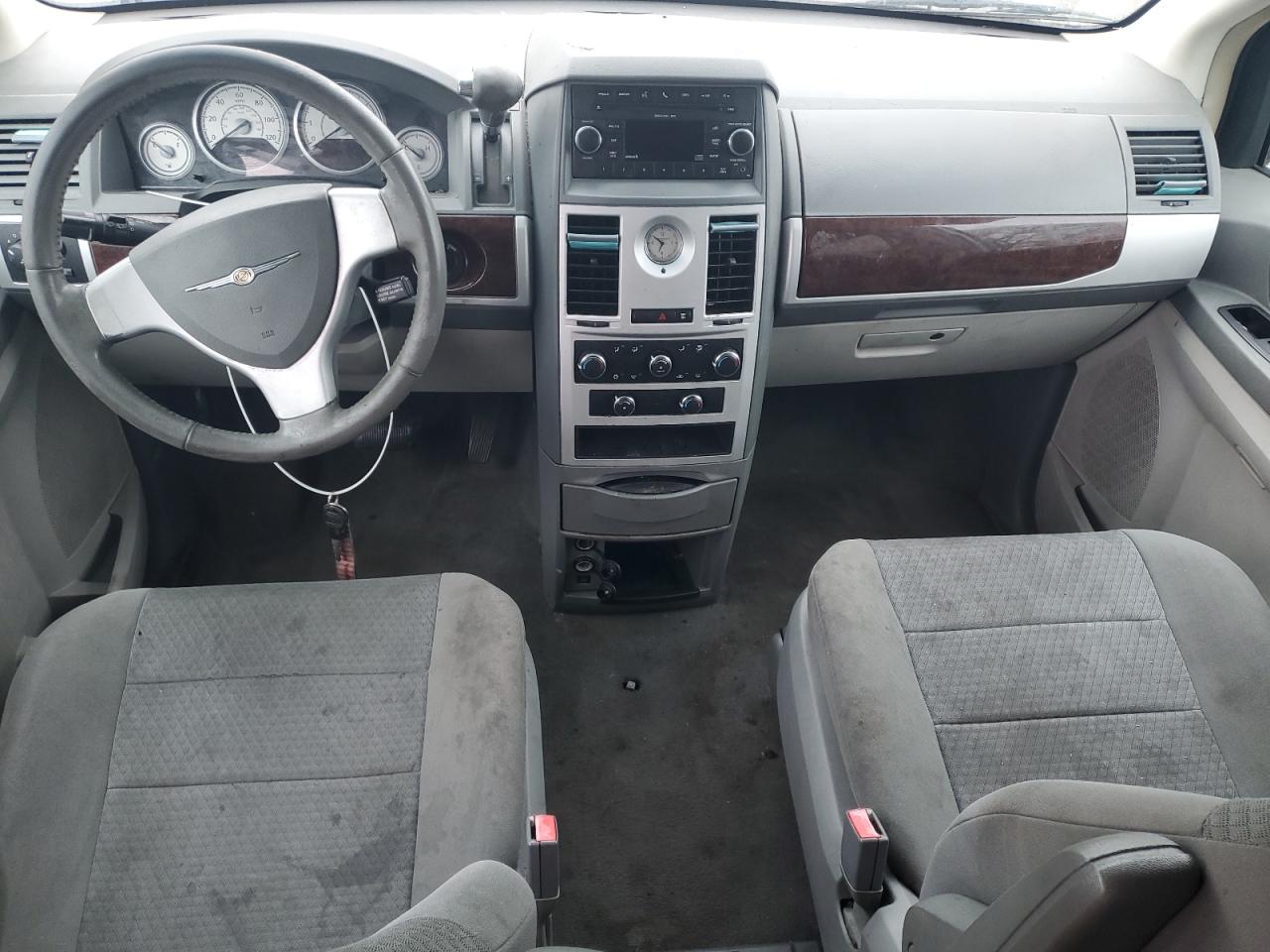 2010 Chrysler Town & Country Touring VIN: 2A4RR5D18AR450557 Lot: 90460425