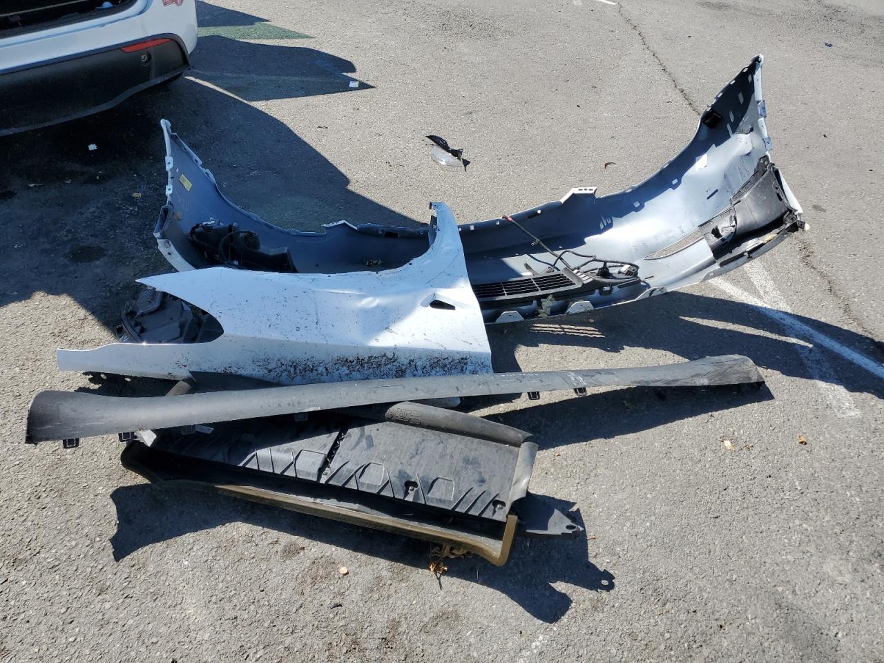 2023 Tesla Model Y VIN: 7SAYGDEF8PF645738 Lot: 84268465