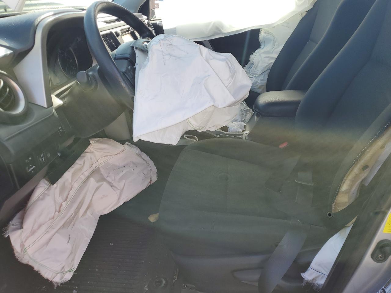 2018 Toyota Rav4 Le VIN: 2T3BFREV5JW855273 Lot: 81986085