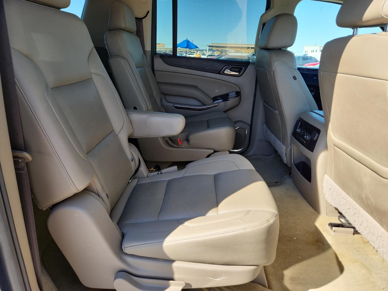 2018 GMC Yukon Xl C1500 Slt VIN: 1GKS1GKC8JR384990 Lot: 87369305