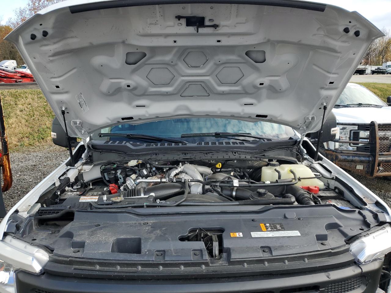 2024 Ford F250 Super Duty Utility / Service Truck VIN: 1FT8W2BT8REF06681 Lot: 90346485