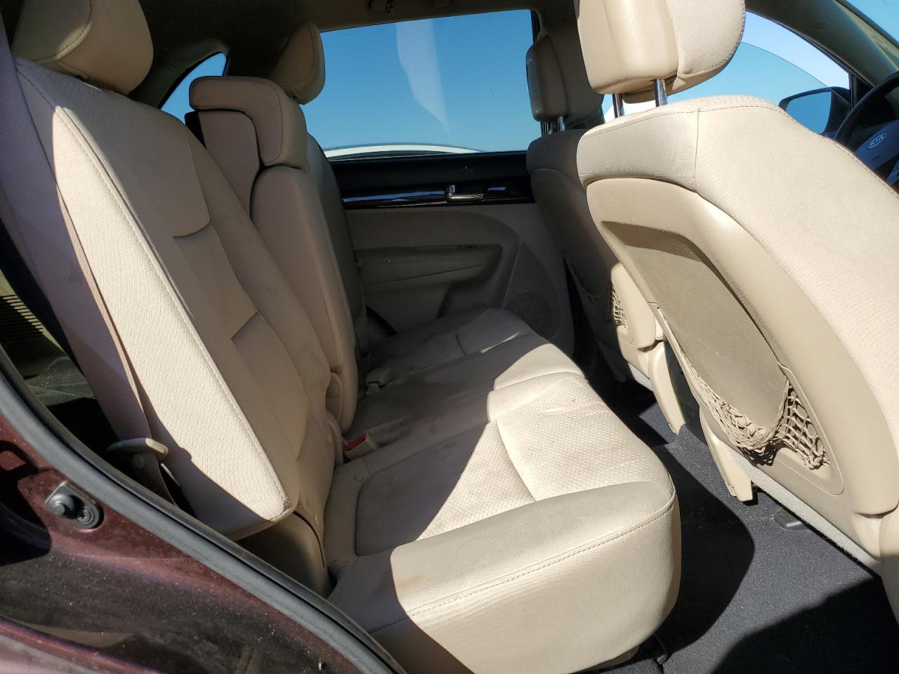 2012 Kia Sorento Base VIN: 5XYKT3A17CG272374 Lot: 82581825