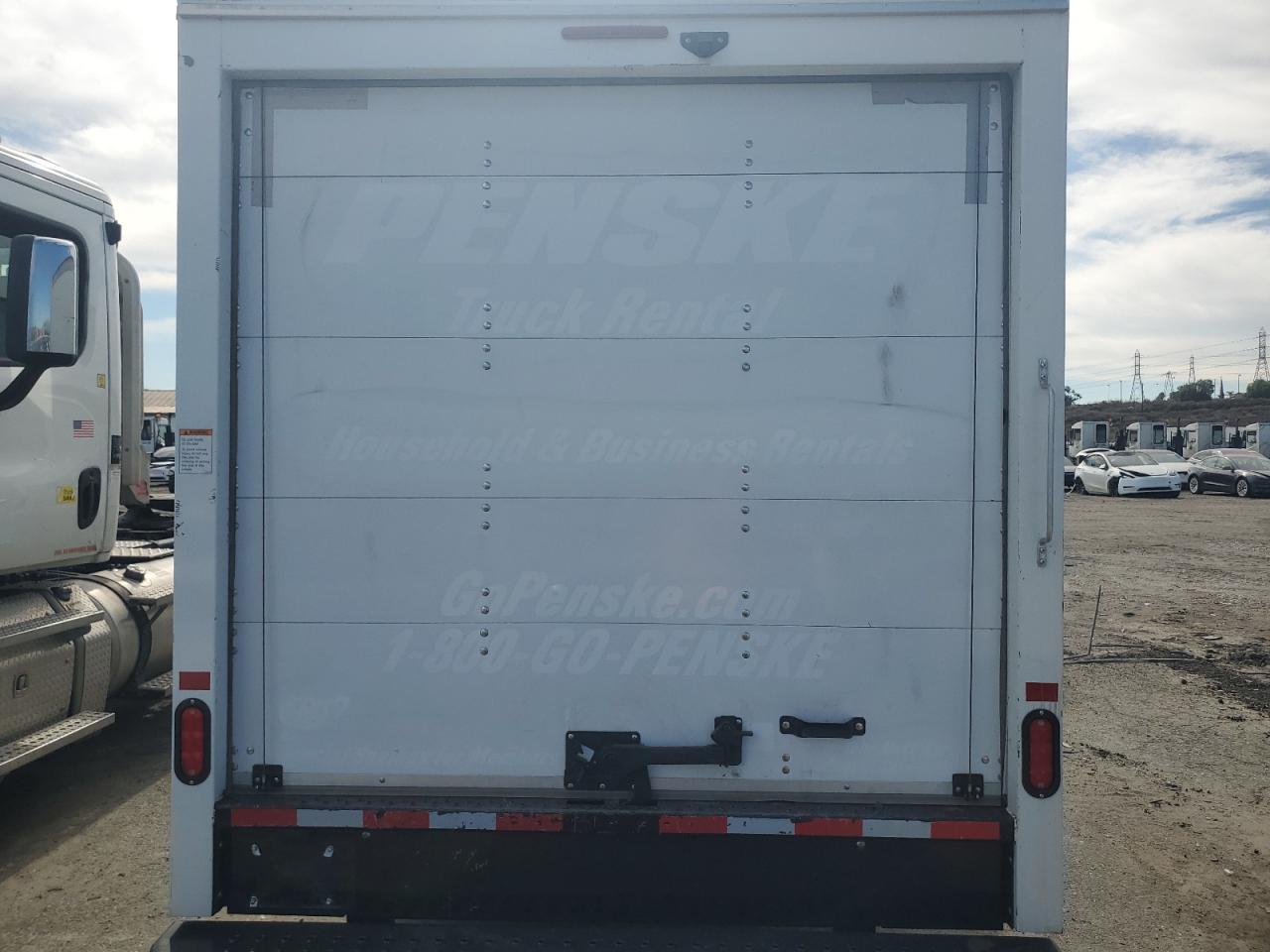 2021 GMC Savana Cut - Box Truck VIN: 1GD07RFP2M1225553 Lot: 87122775