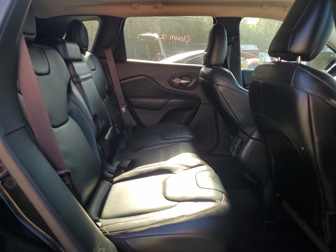 2015 Jeep Cherokee Trailhawk VIN: 1C4PJMBS3FW571067 Lot: 84190415