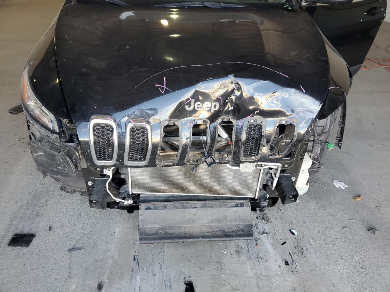 2018 Jeep Cherokee Latitude VIN: 1C4PJLCB4JD538995 Lot: 87384845