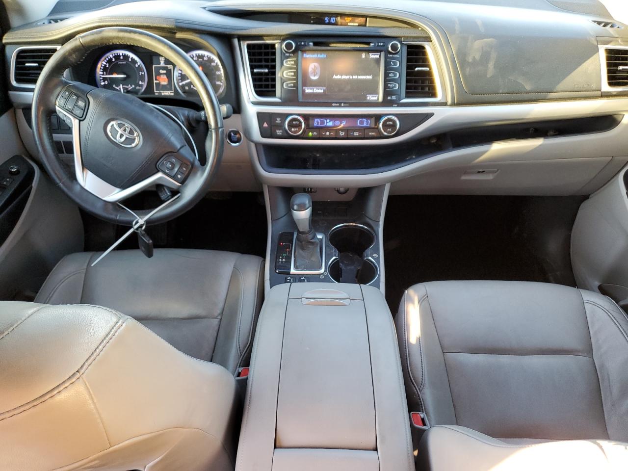 2015 Toyota Highlander - Image 8