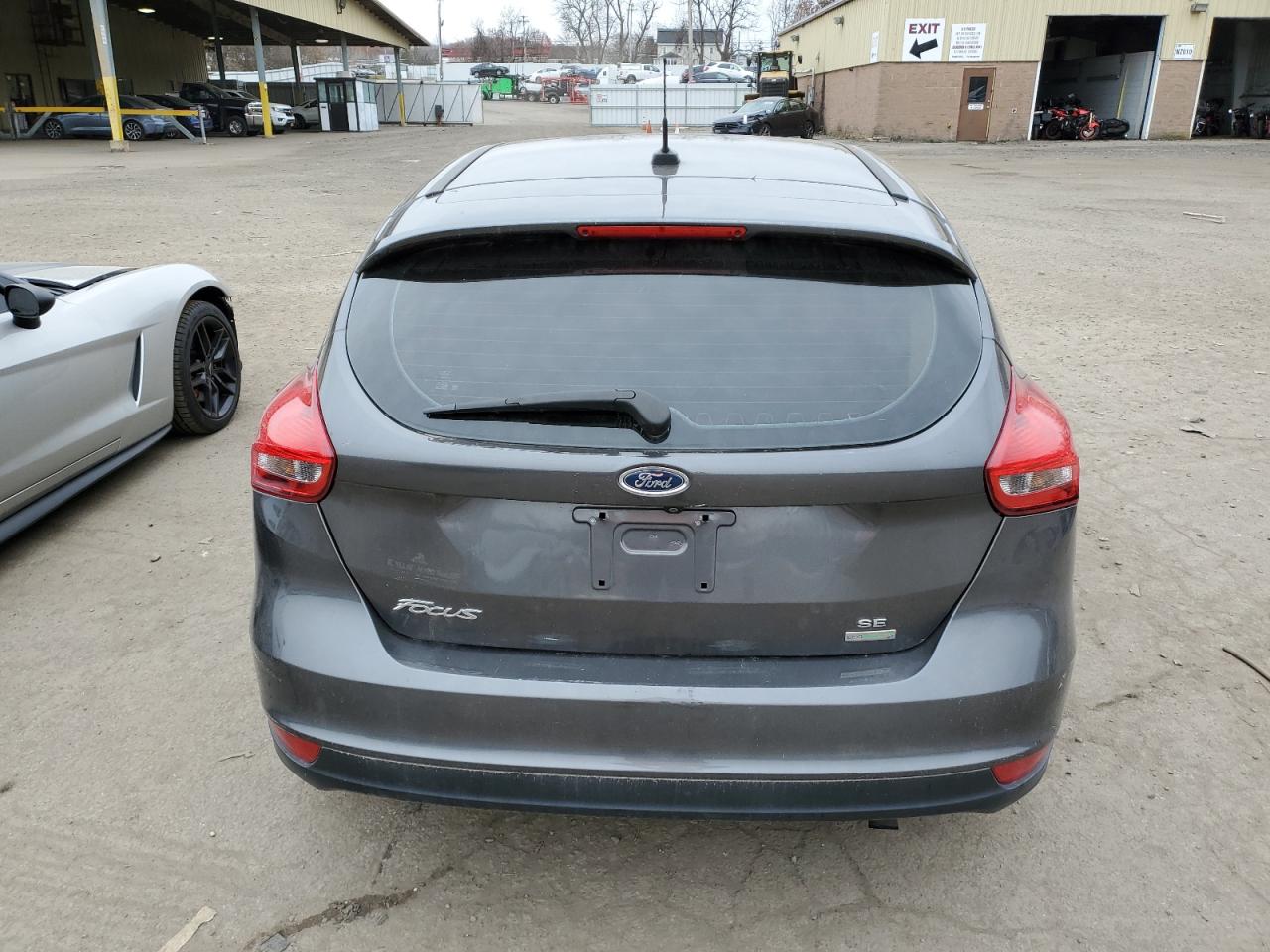 2016 Ford Focus Se VIN: 1FADP3KE8GL281423 Lot: 82388794