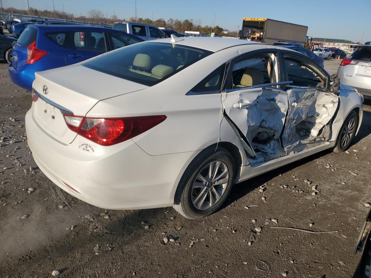 2011 Hyundai Sonata - Image 3