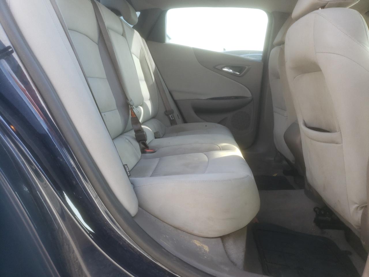 2016 Chevrolet Malibu - Image 10
