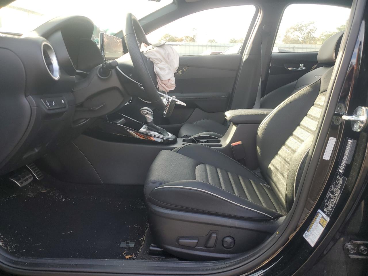 2023 Kia Forte - Image 7