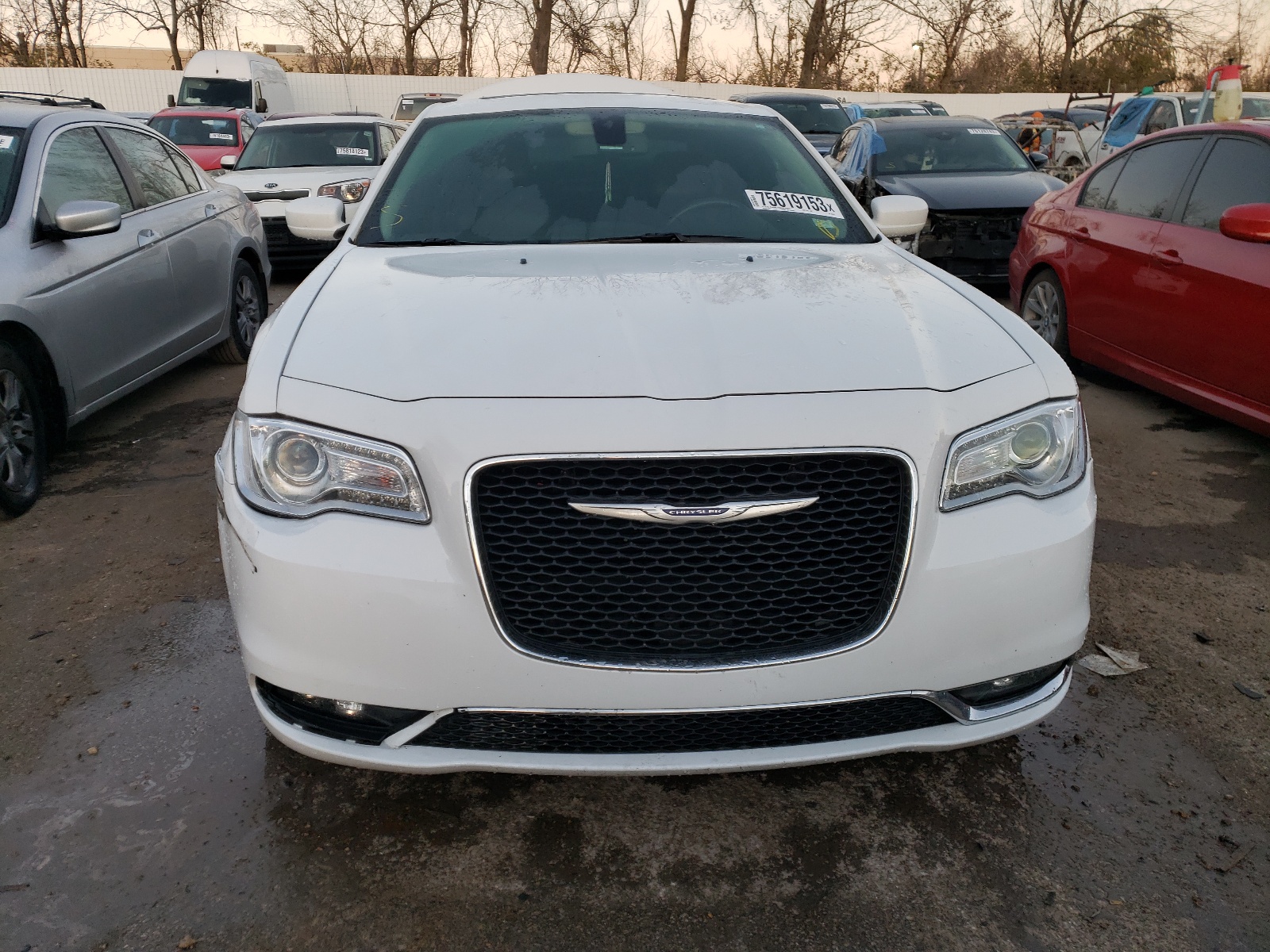 2019 Chrysler 300 Touring vin: 2C3CCAAG8KH676012