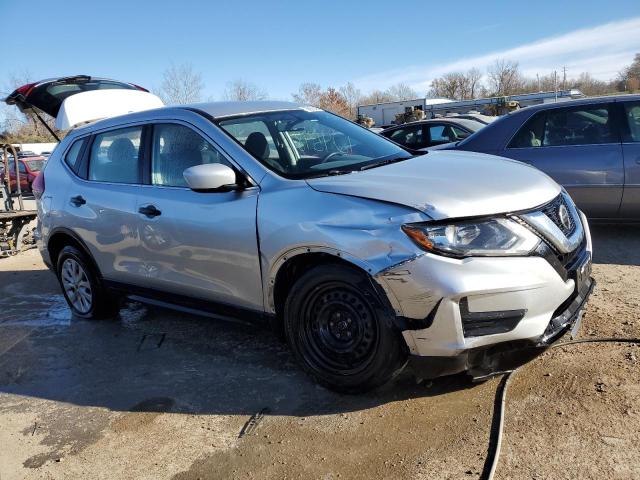  NISSAN ROGUE 2018 Srebrny
