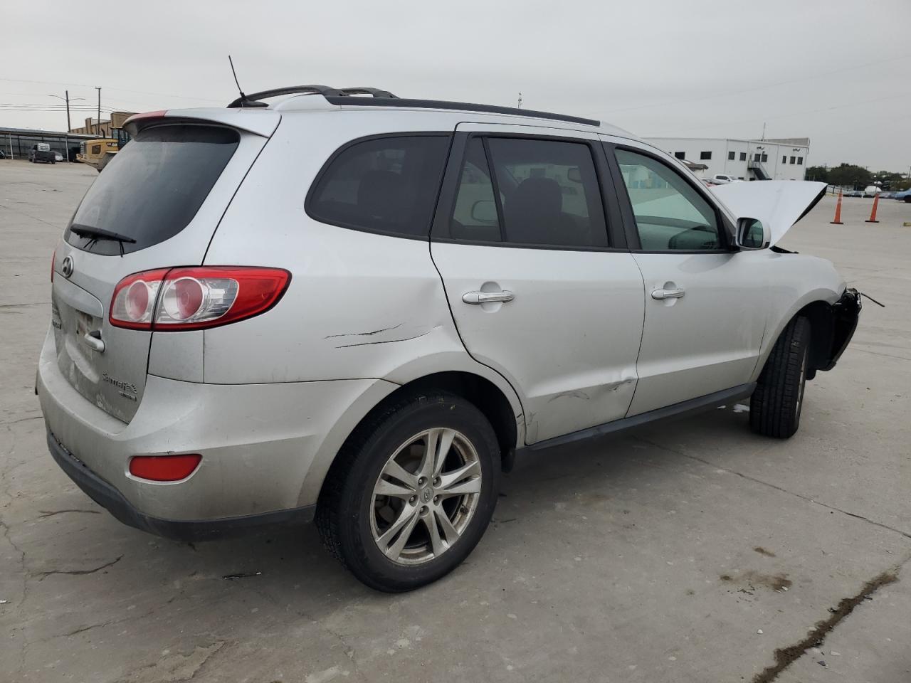 2011 Hyundai Santa Fe - Image 3