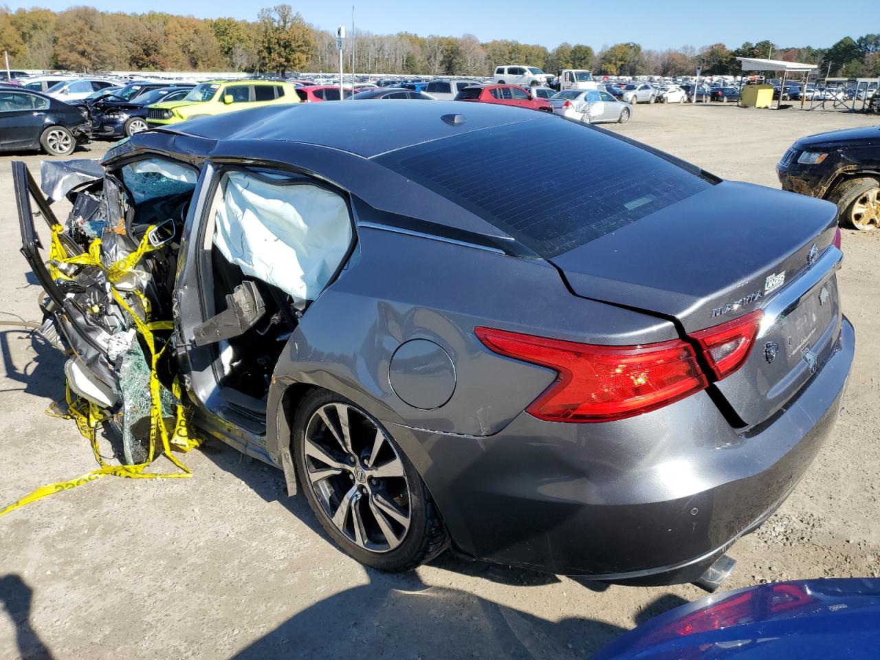 2018 Nissan Maxima - Image 2