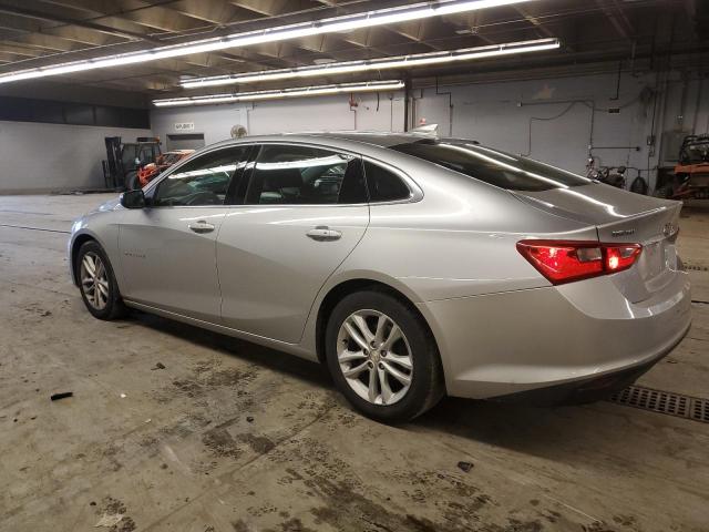 Sedans CHEVROLET MALIBU 2017 Srebrny