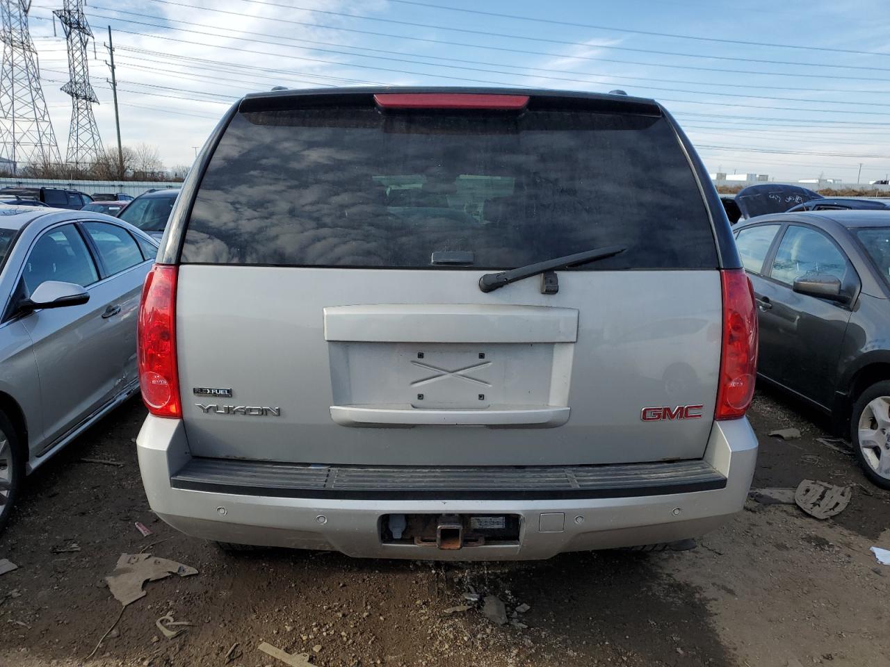 2008 GMC Yukon VIN: 1GKFK13028J229229 Lot: 76272083