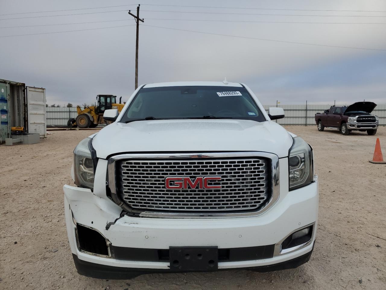 2016 GMC Yukon - Image 5
