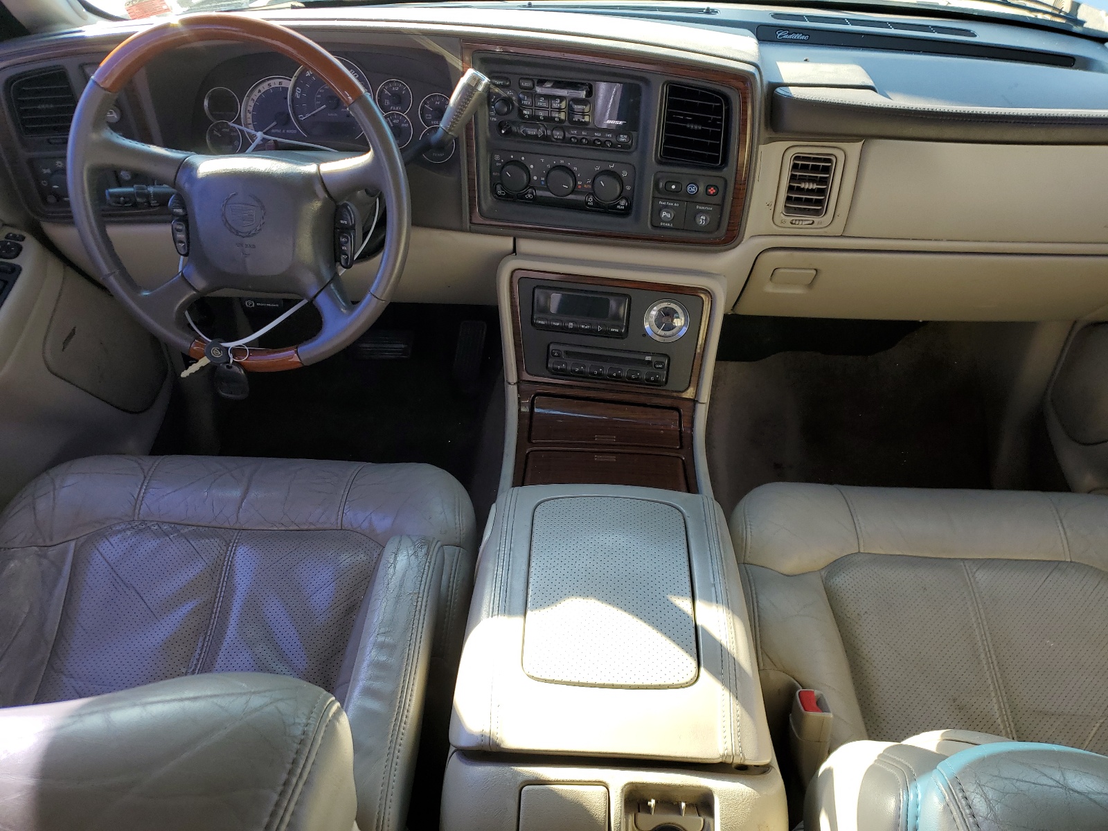 NY6744 2002 Cadillac Escalade