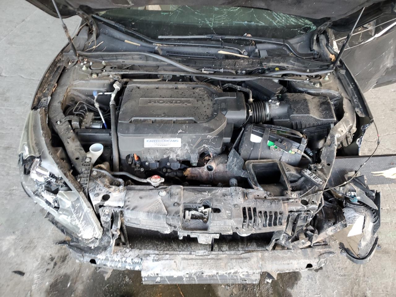 1HGCR3F81FA001812 2015 Honda Accord Exl