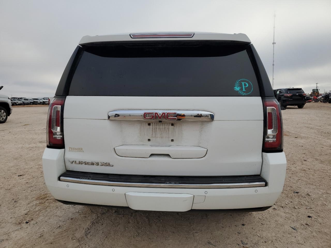 2016 GMC Yukon - Image 6