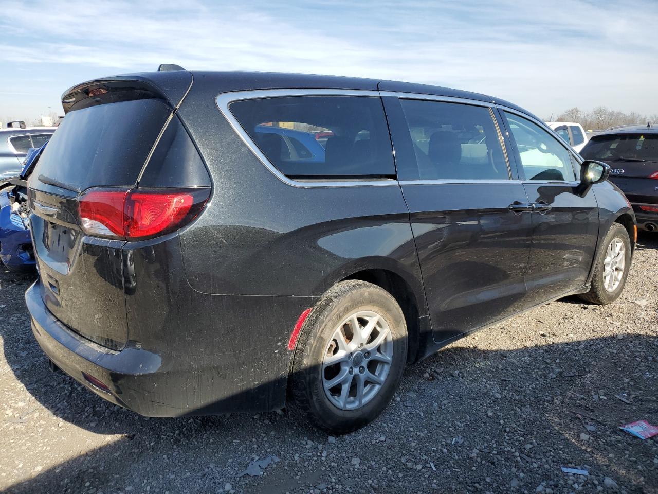 2C4RC1DG5HR587423 2017 Chrysler Pacifica Touring