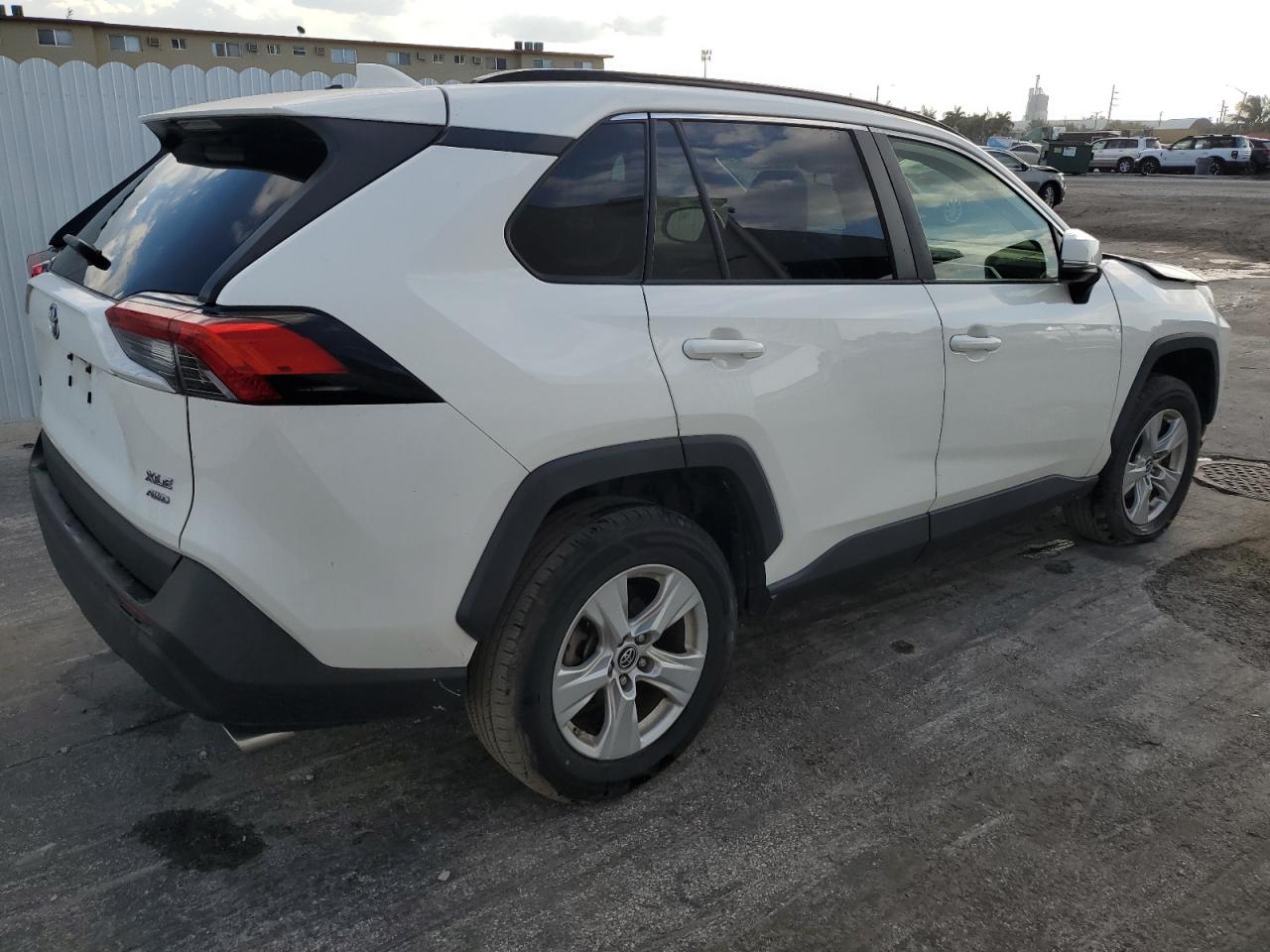 2019 Toyota Rav4 Xle VIN: JTMP1RFV1KD503891 Lot: 74898353