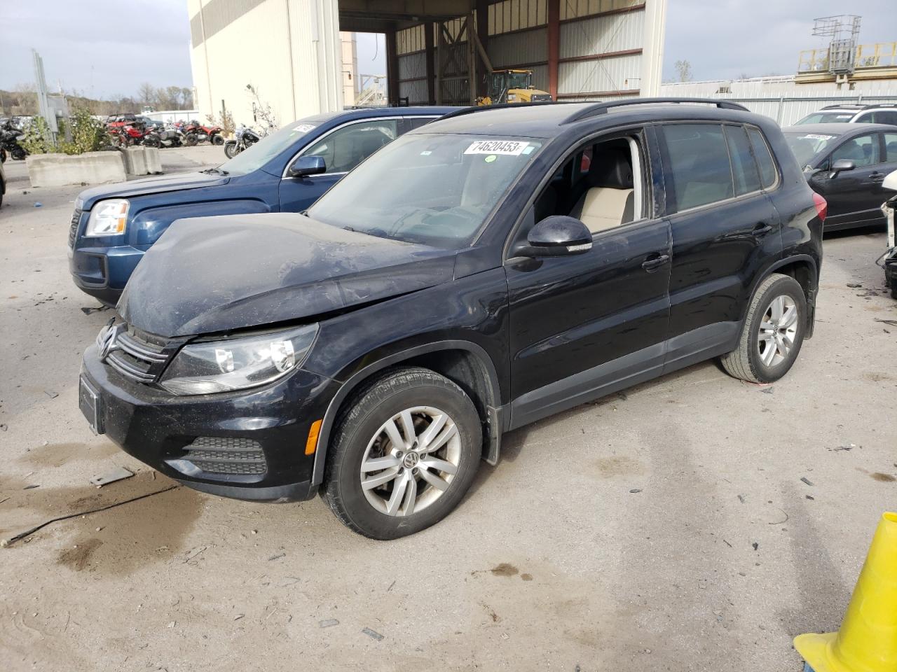 WVGBV7AX7HK028095 2017 VOLKSWAGEN TIGUAN - Image 1