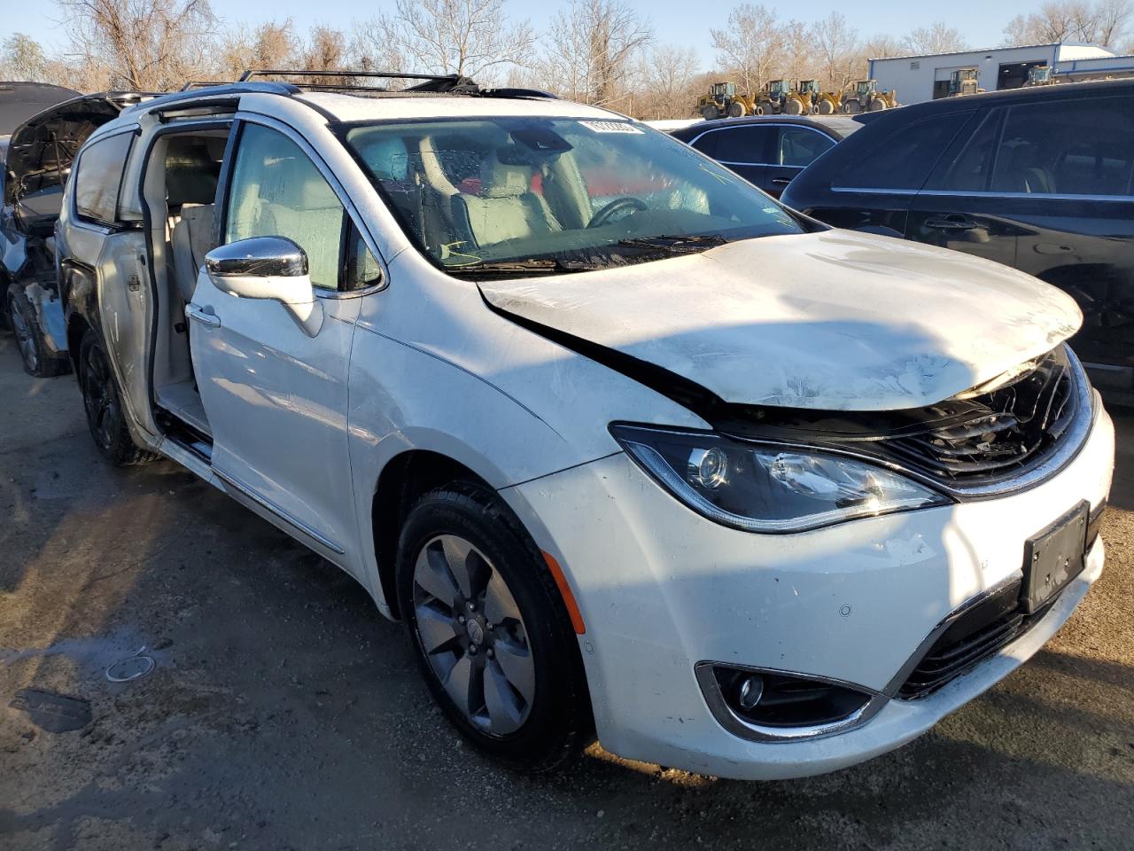 2018 Chrysler Pacifica - Image 4