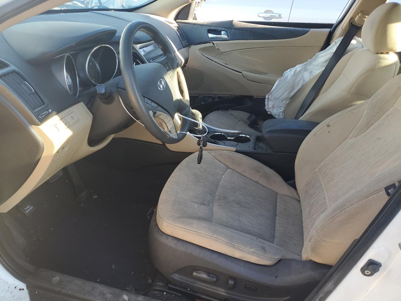2011 Hyundai Sonata - Image 7