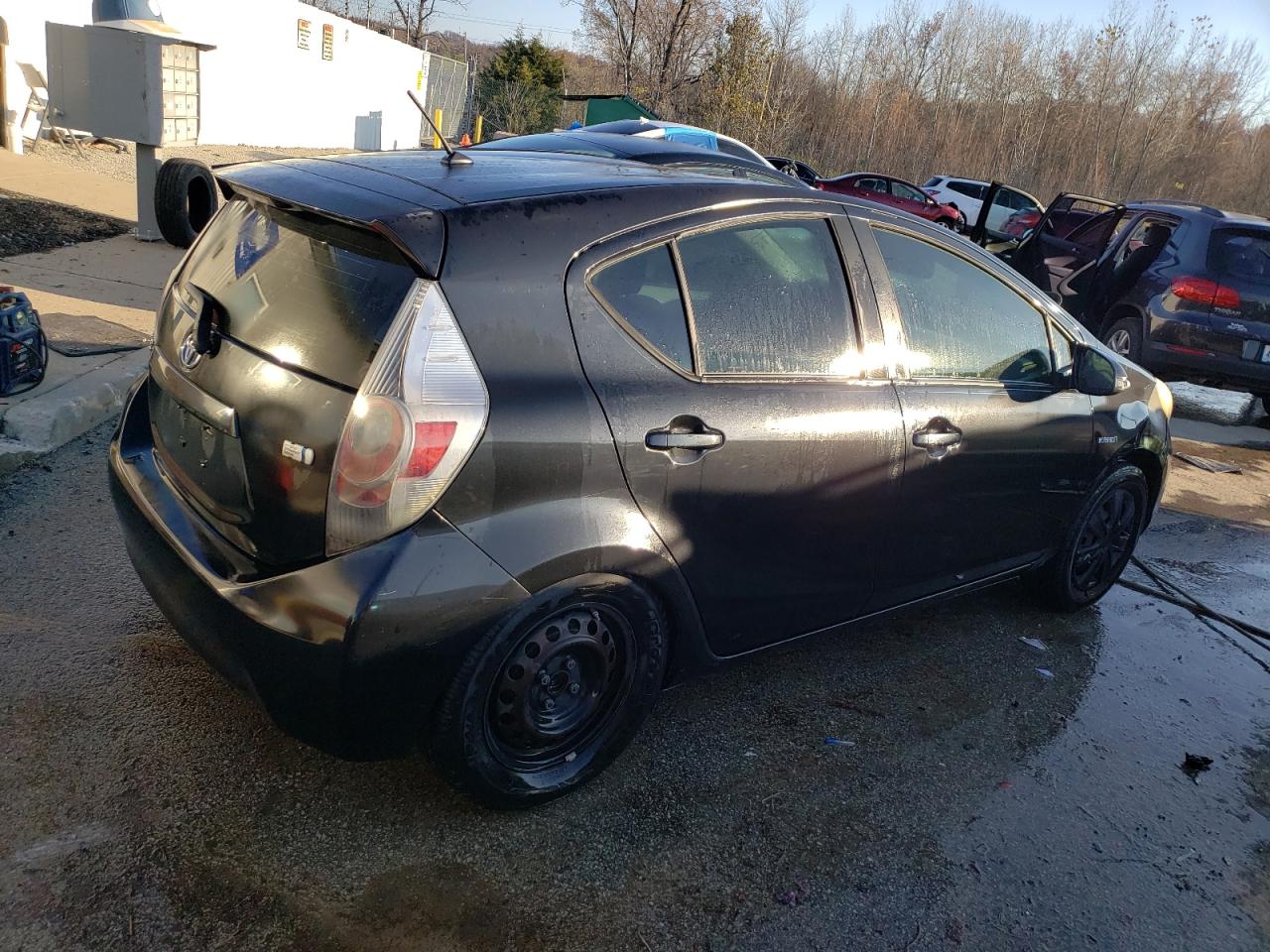 2012 Toyota Prius C VIN: JTDKDTB38C1025670 Lot: 76297333