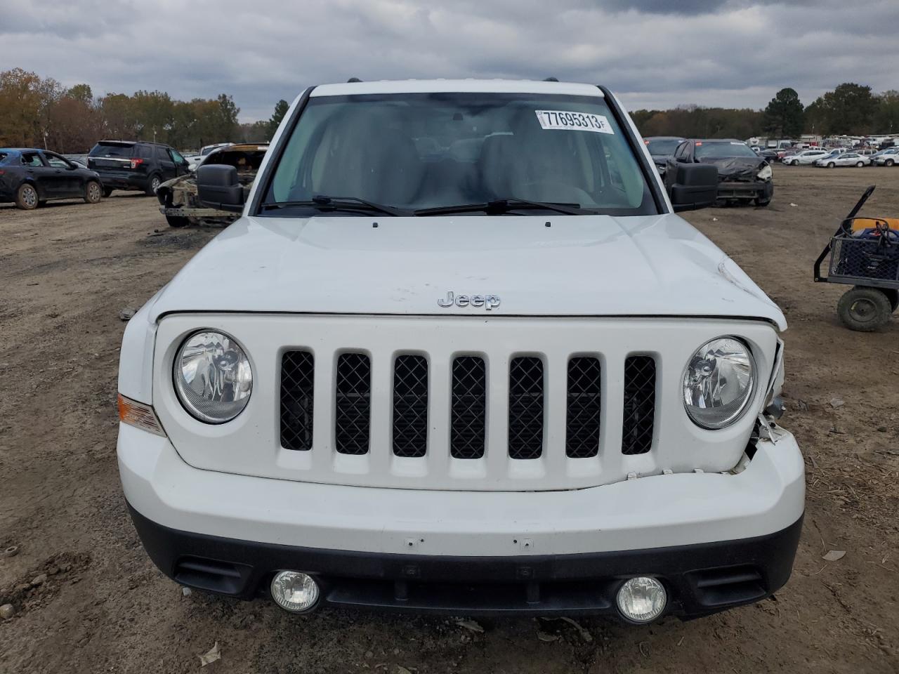 VIN 1C4NJPBB1ED916986 2014 JEEP PATRIOT no.5