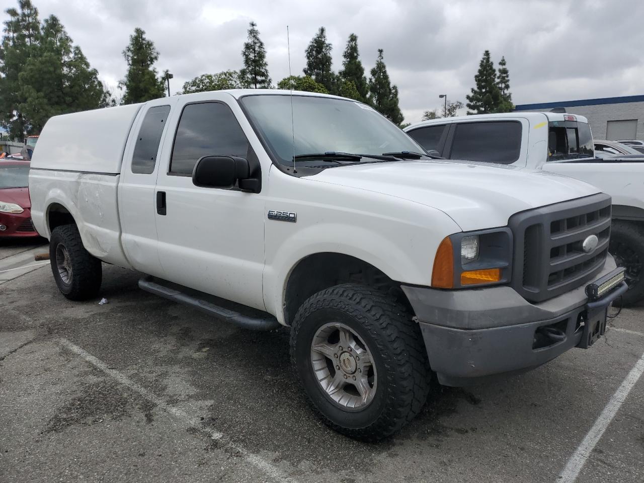 2005 Ford F250 Super Duty VIN: 1FTSX21525EA93155 Lot: 76545963