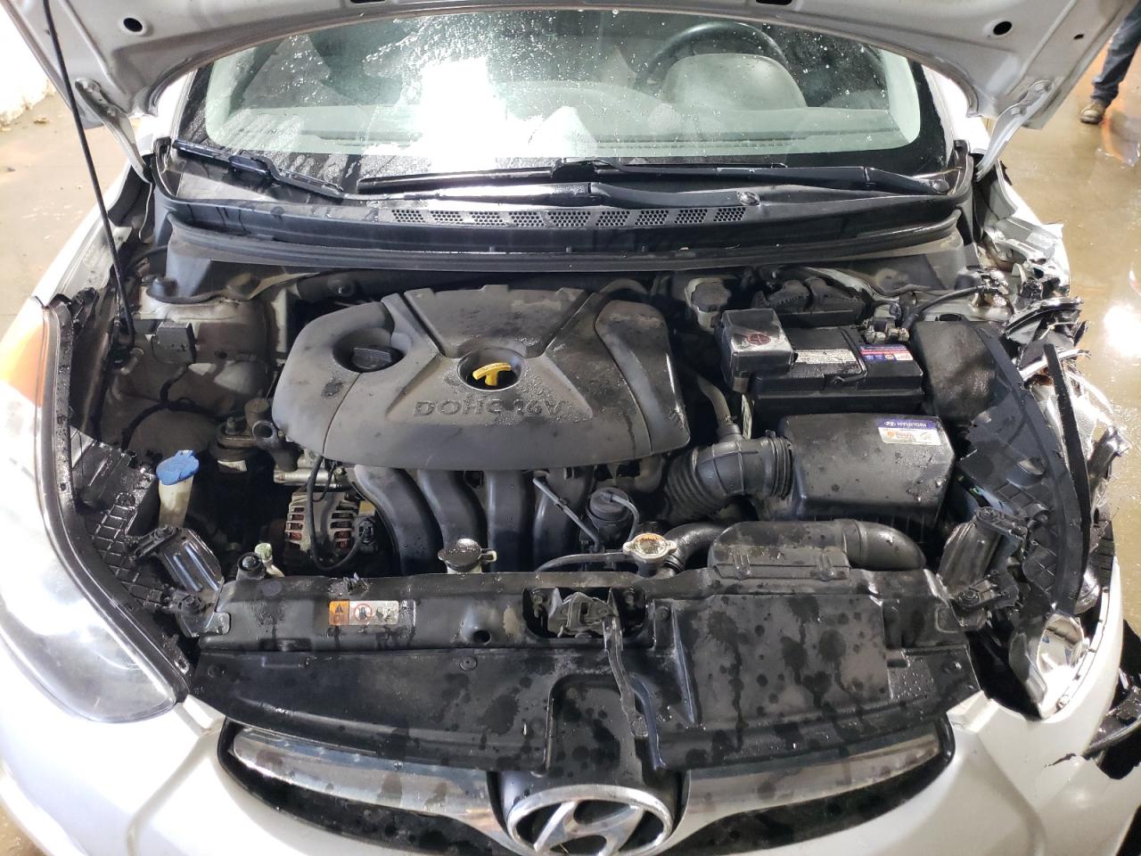 2012 Hyundai Elantra - Image 11