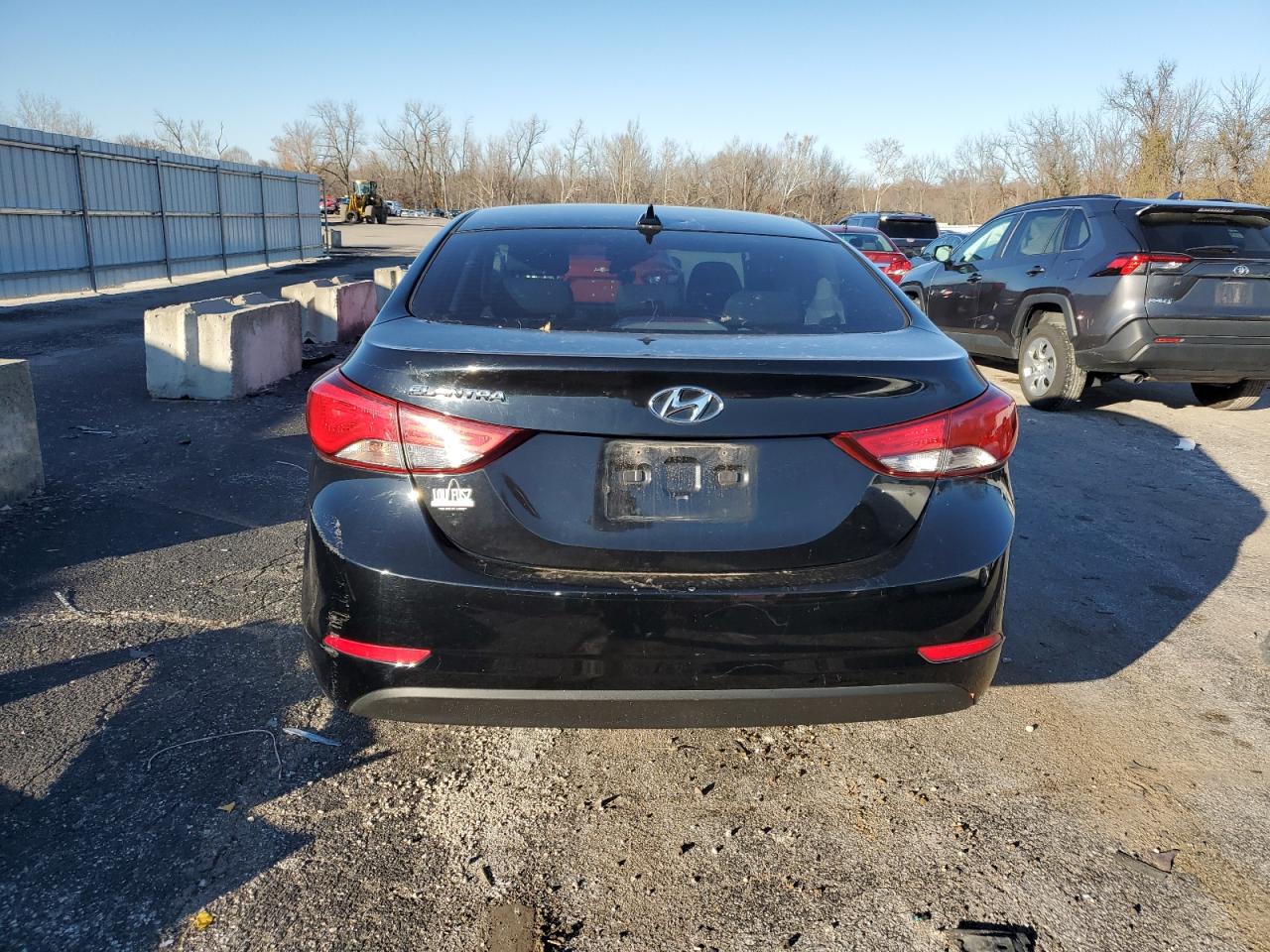 KMHDH4AE9GU642355 2016 Hyundai Elantra Se