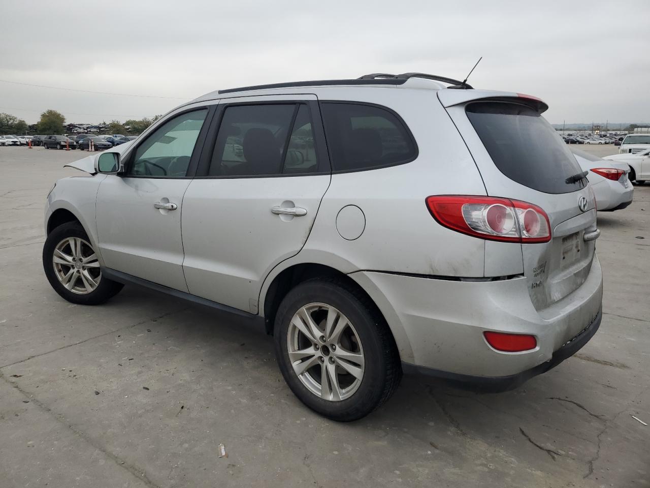 2011 Hyundai Santa Fe - Image 2