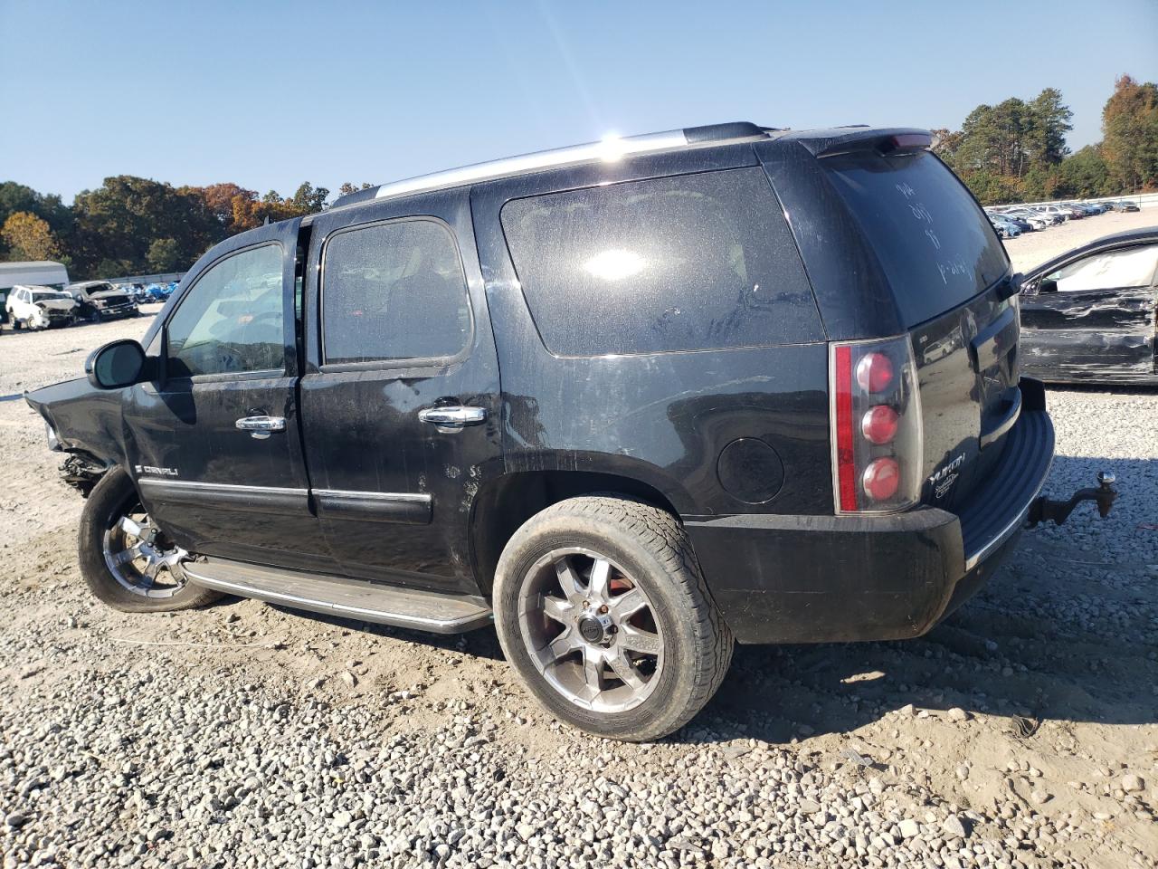 2008 GMC Yukon Denali VIN: 1GKFK63828J230139 Lot: 75723093