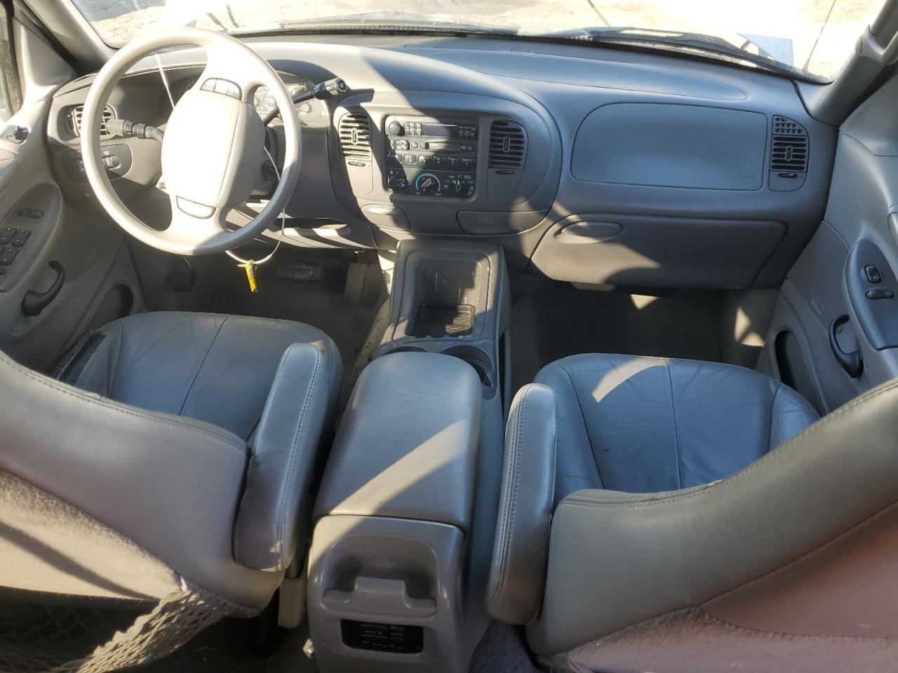 1998 Ford Expedition VIN: 1FMRU1762WLB97428 Lot: 74829103