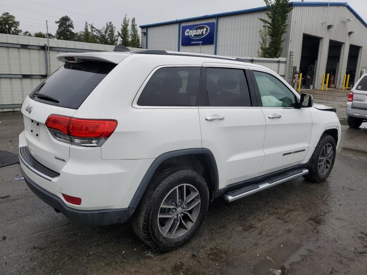 1C4RJFBG3JC235882 2018 Jeep Grand Cherokee Limited