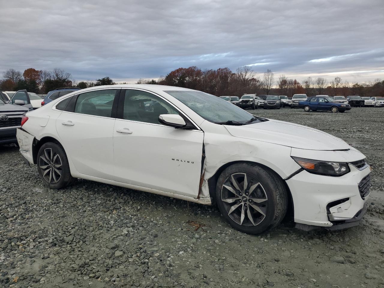 1G1ZD5ST2JF278552 2018 Chevrolet Malibu Lt