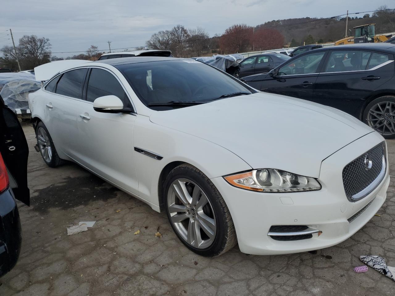 2011 Jaguar Xjl VIN: SAJWA2GBXBLV16833 Lot: 76402933