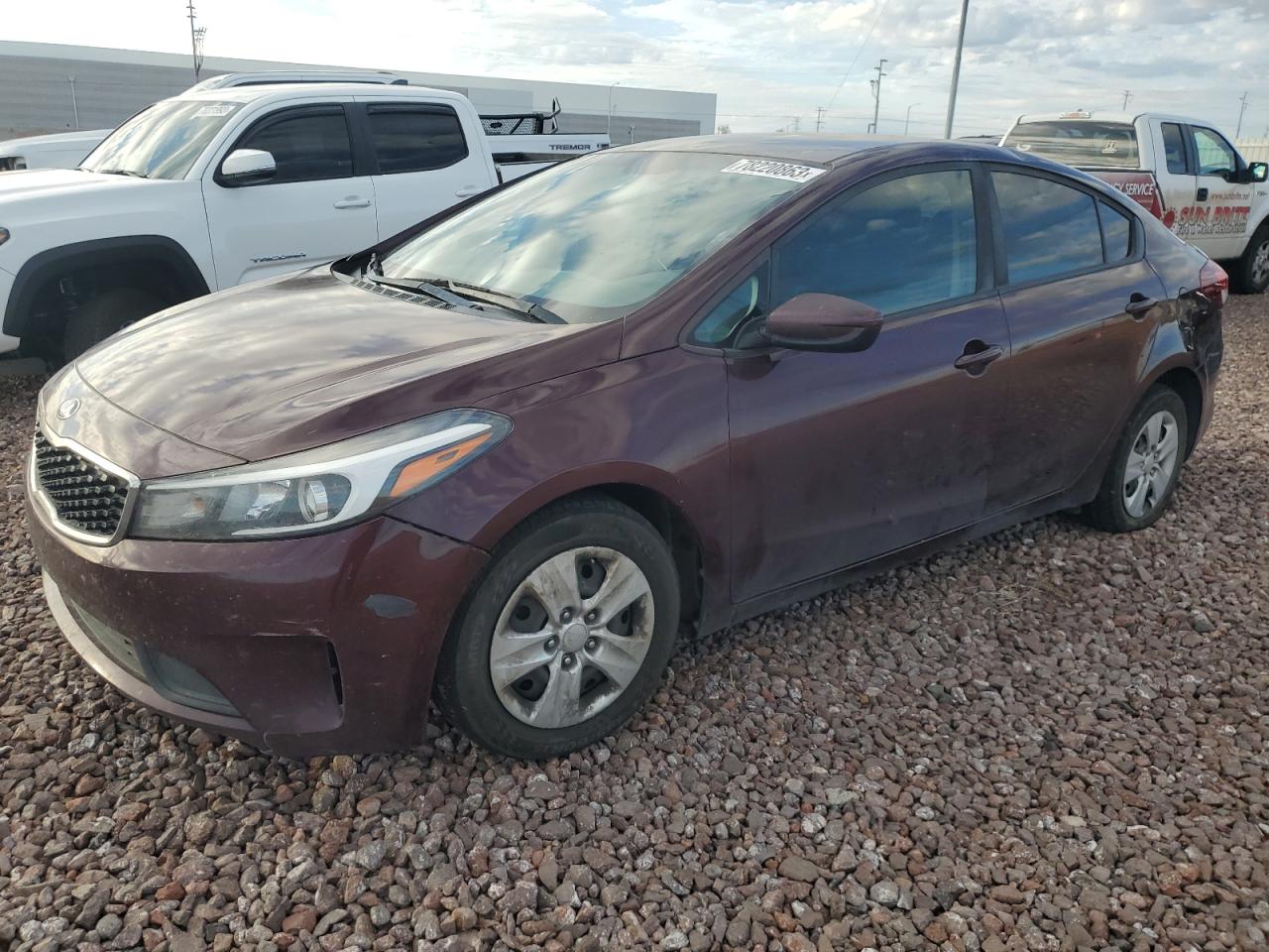 3KPFK4A7XHE128031 2017 Kia Forte Lx