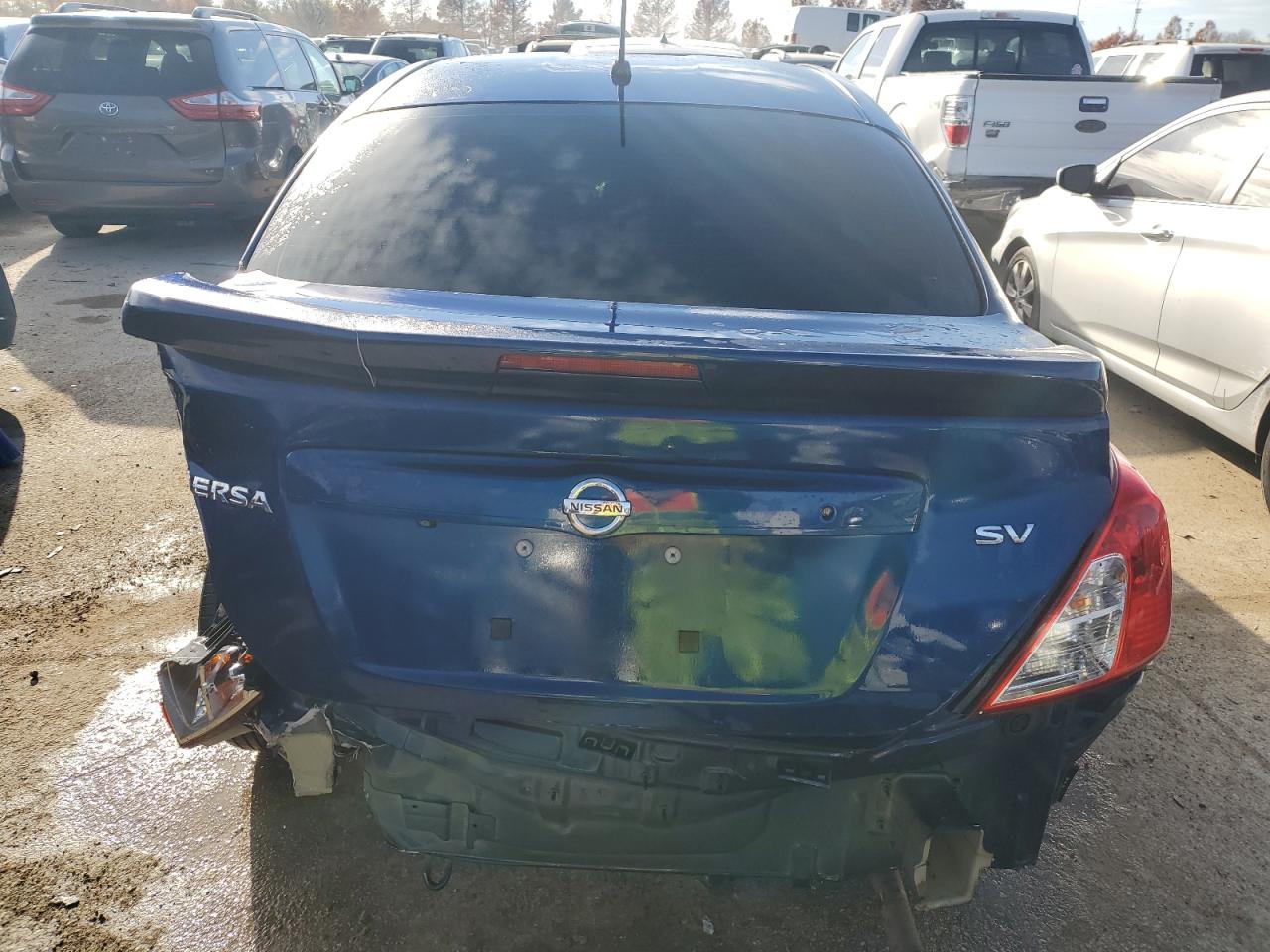 3N1CN7AP5KL879247 2019 Nissan Versa S