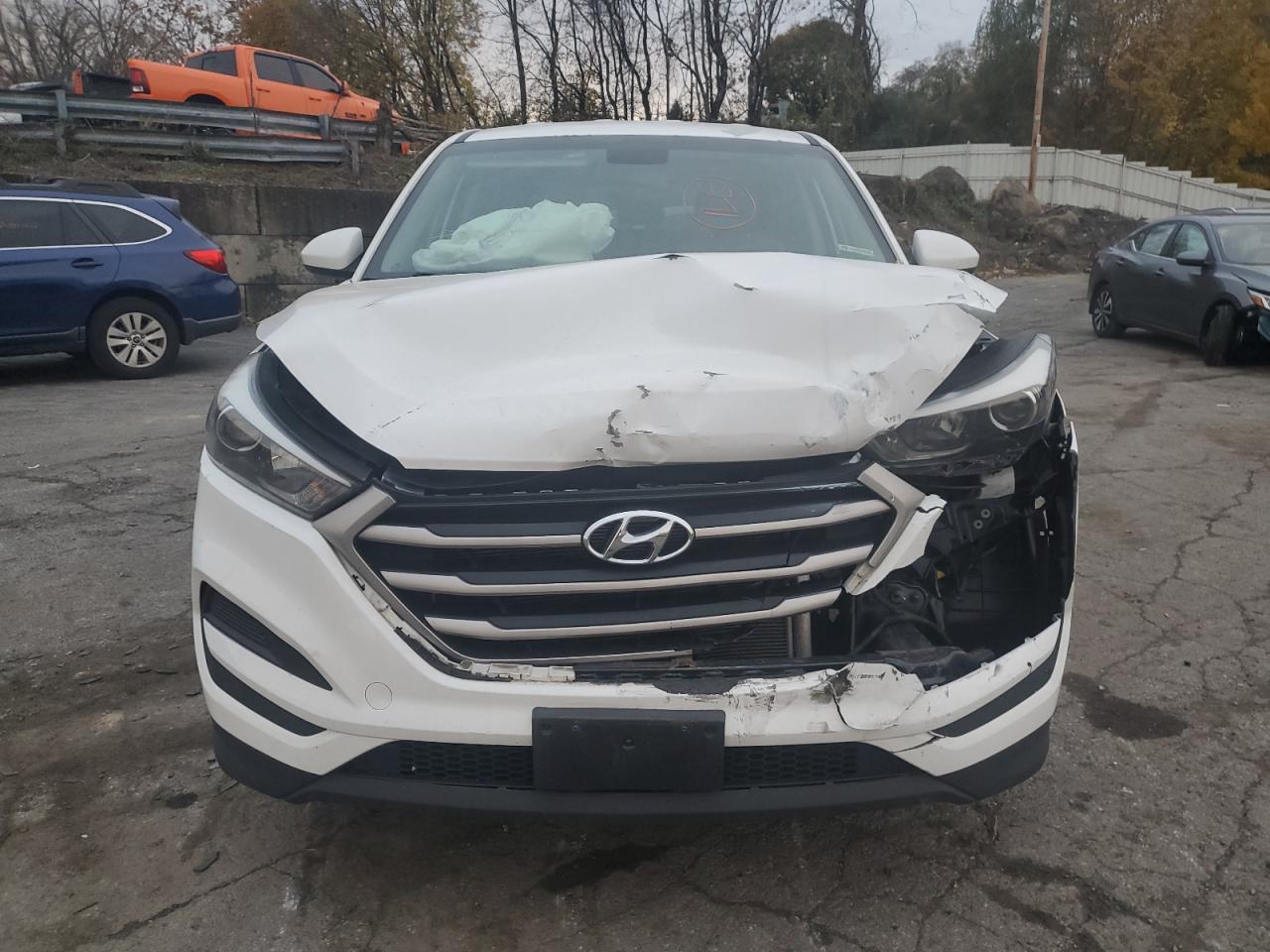 KM8J2CA40JU702729 2018 Hyundai Tucson Se