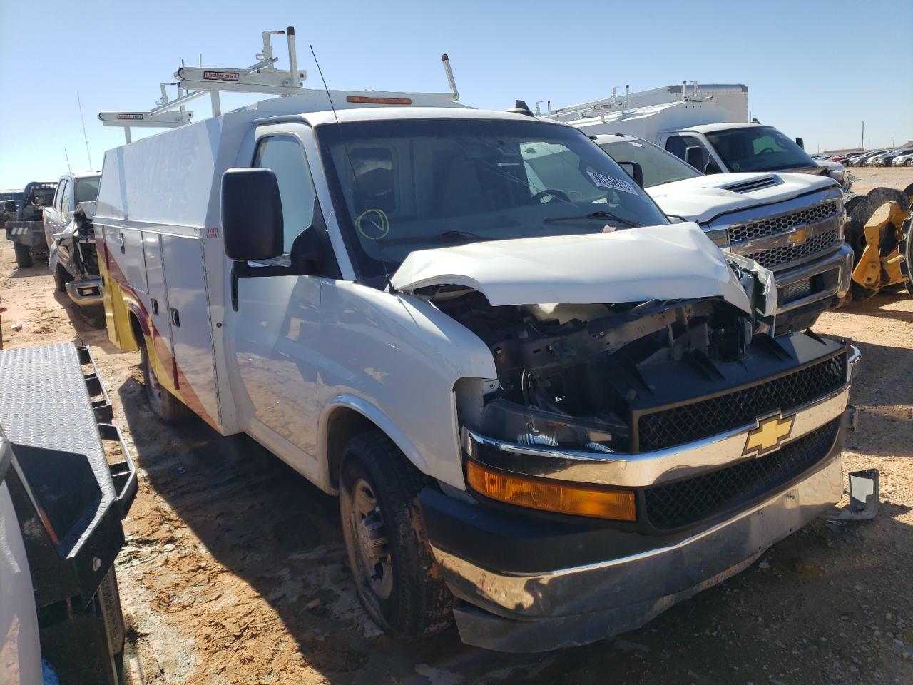 VIN 1GB0GRFG0K1184488 2019 CHEVROLET EXPRESS no.4