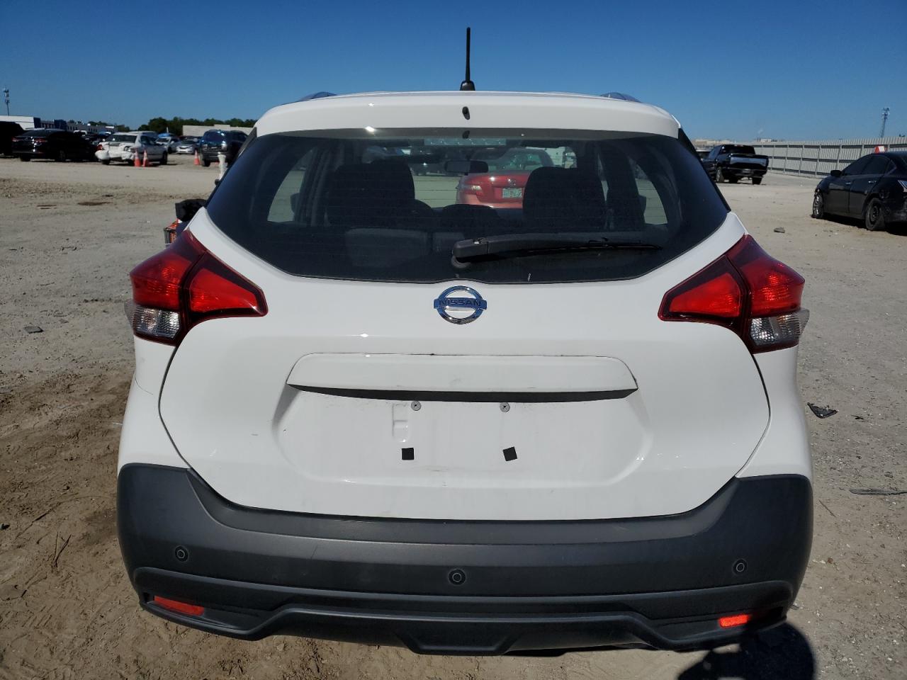 2018 Nissan Kicks S VIN: 3N1CP5CUXJL537857 Lot: 78054283