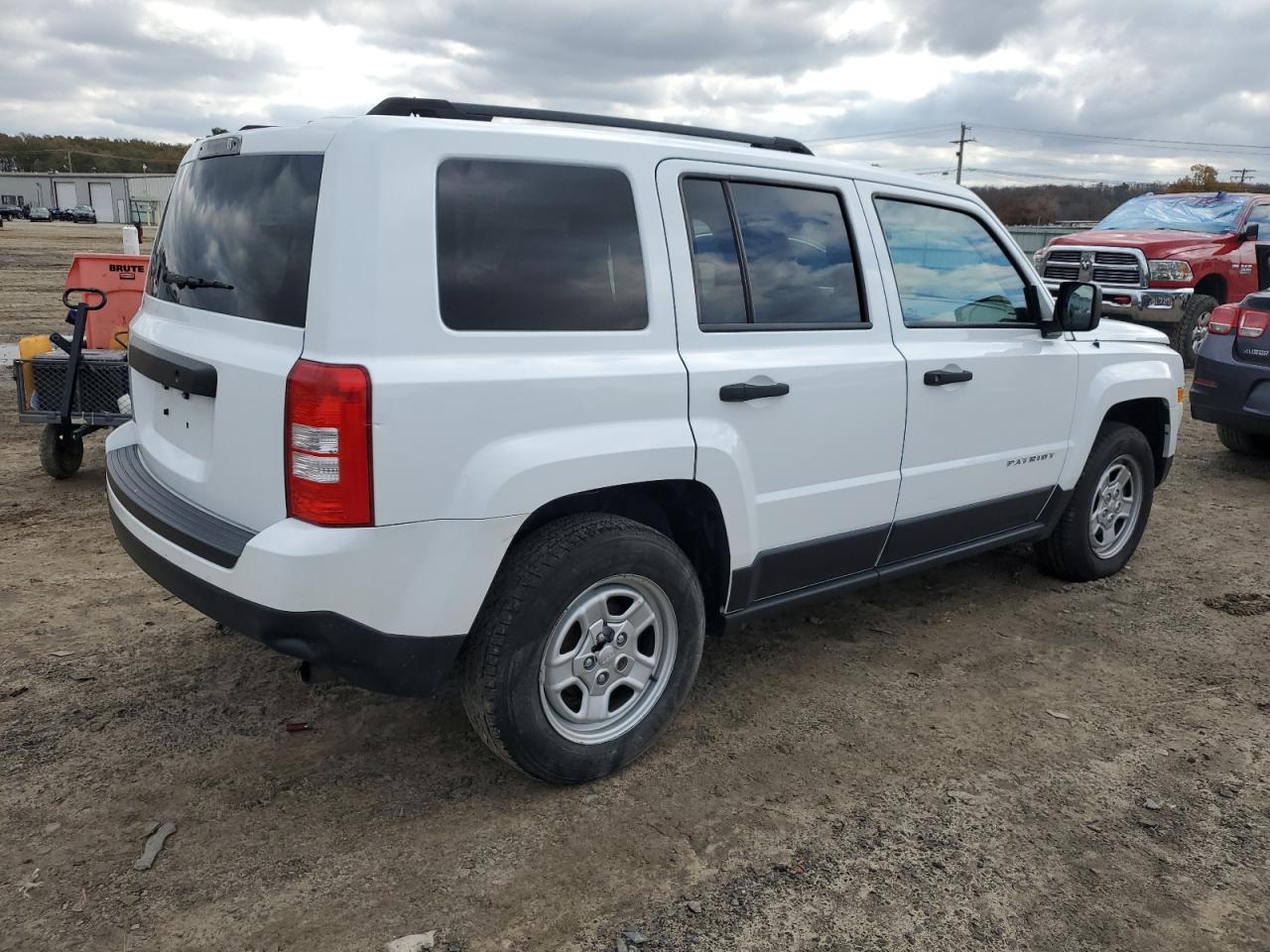 VIN 1C4NJPBB1ED916986 2014 JEEP PATRIOT no.3