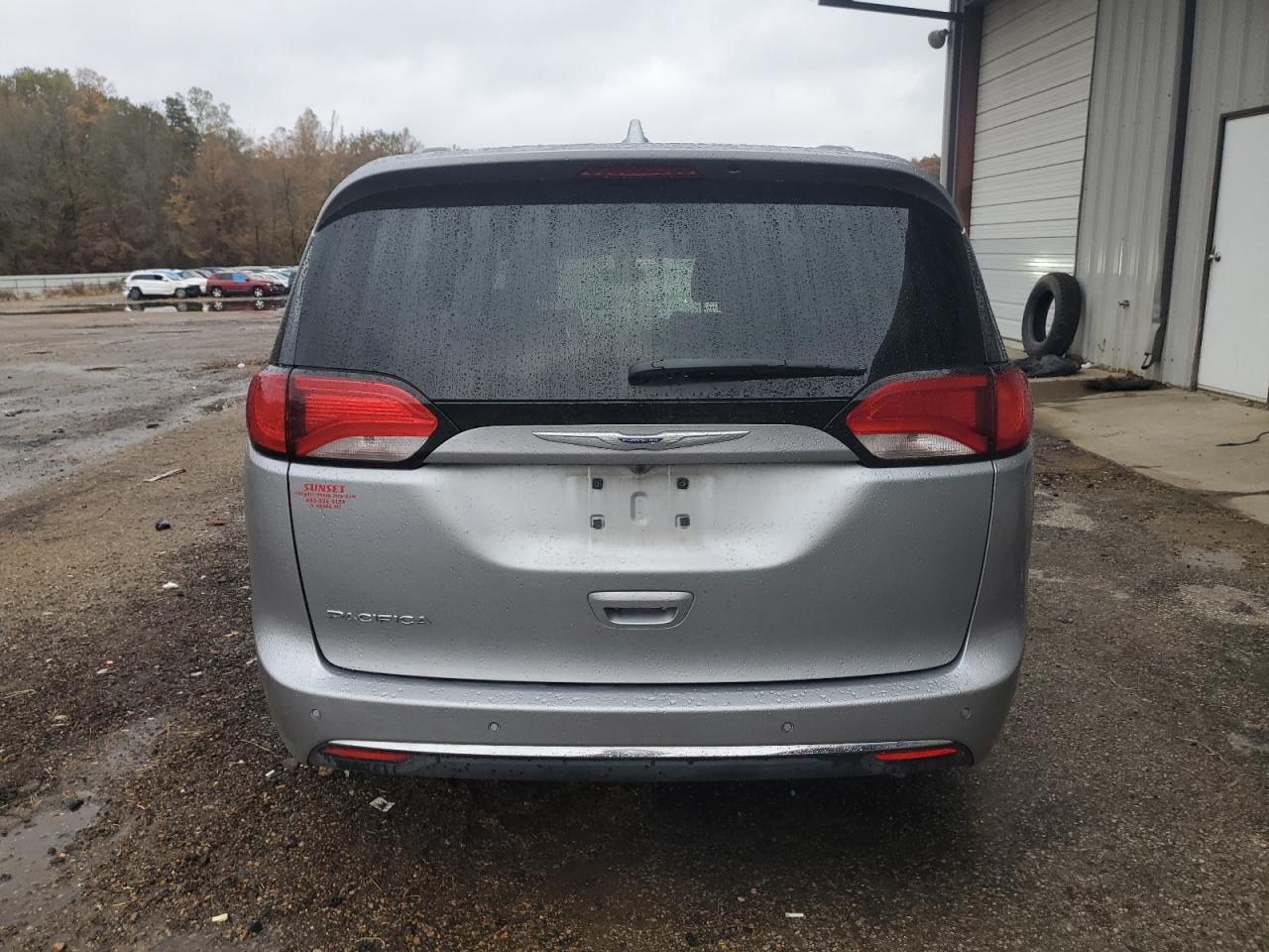 2020 Chrysler Pacifica - Image 6
