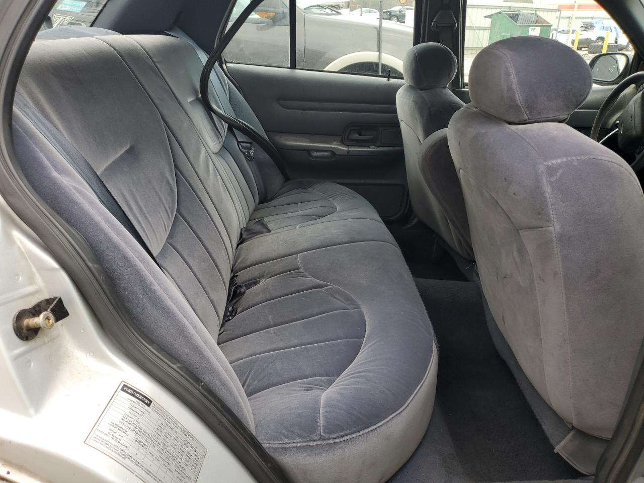 2000 Ford Crown Victoria Police Interceptor VIN: 2FAFP71W5YX118937 Lot: 72220984
