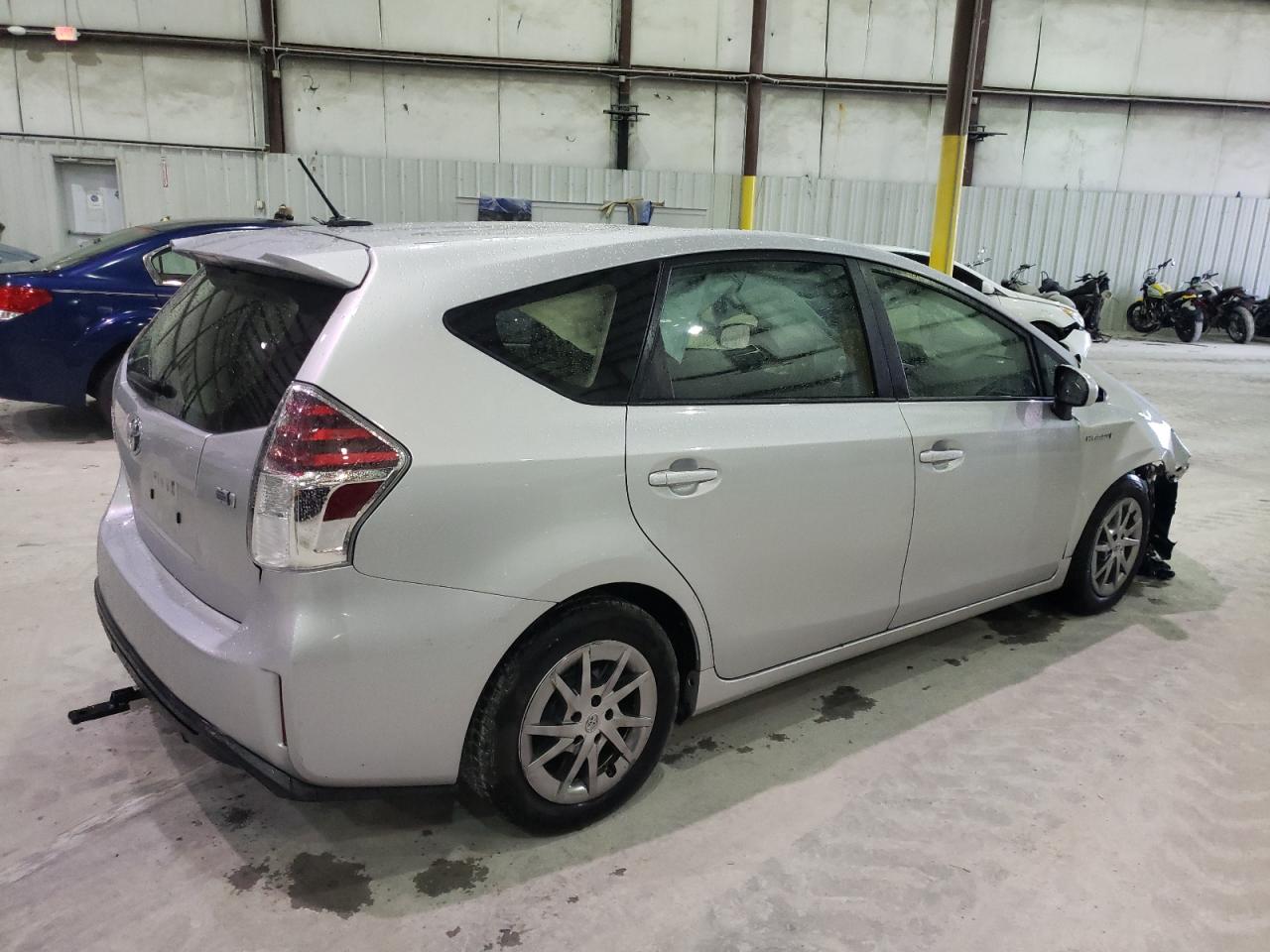 2017 Toyota Prius V VIN: JTDZN3EU2HJ063094 Lot: 77297853